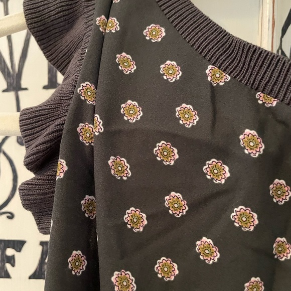 Like New Loft Maternity Blouse - Picture 2 of 4